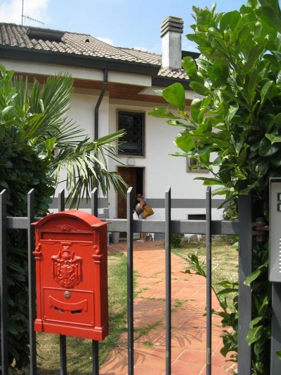 La Casa Dei Pini Bed & Breakfast Malnate Dış mekan fotoğraf