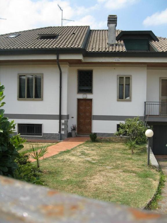 La Casa Dei Pini Bed & Breakfast Malnate Dış mekan fotoğraf